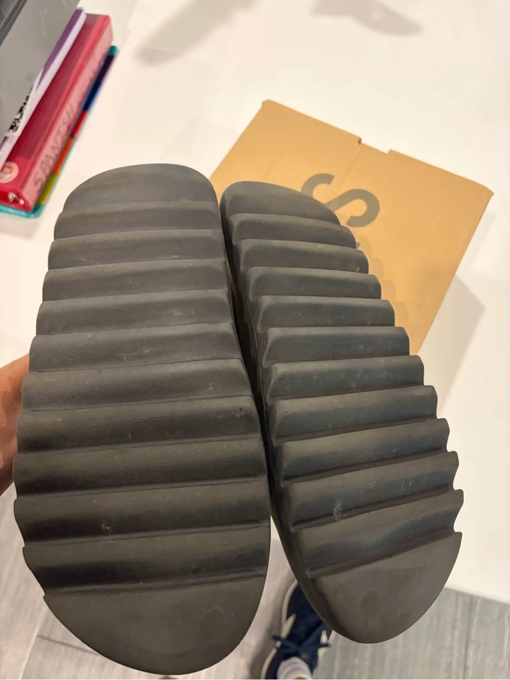 Yeezy slides Onyx Size 12